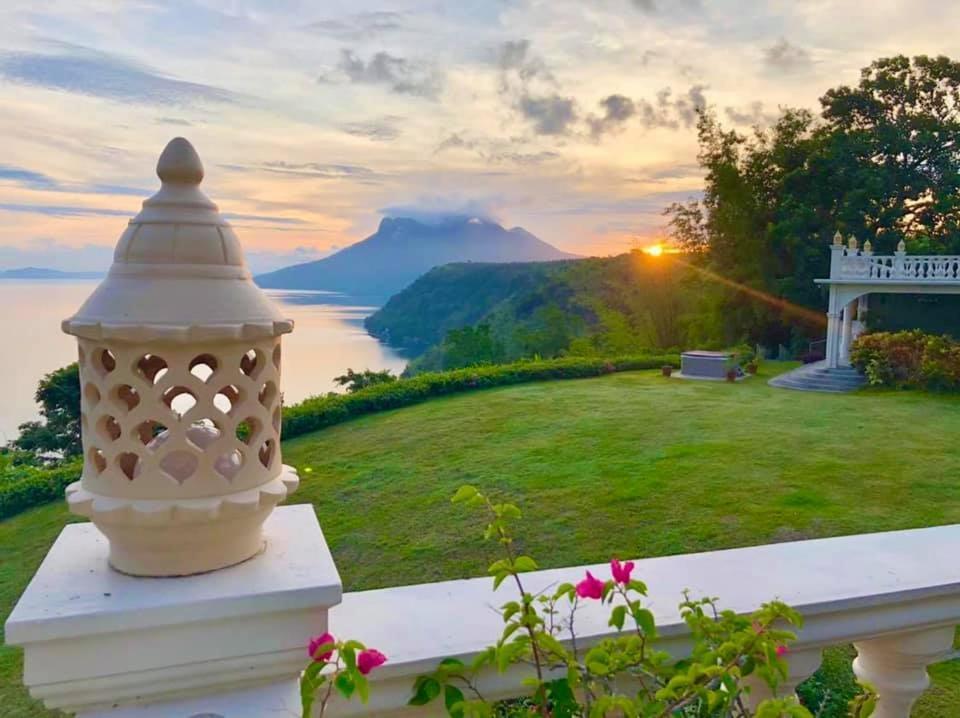 Ataalaya Farmhouse Batangas Eksteriør bilde