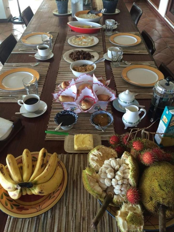Ataalaya Farmhouse Batangas Eksteriør bilde